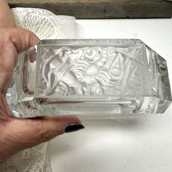 Vintage Bohemian Crystal Ashtray With Frosted Zodiac Design Elegant  & Heavy - Picture 13 of 16